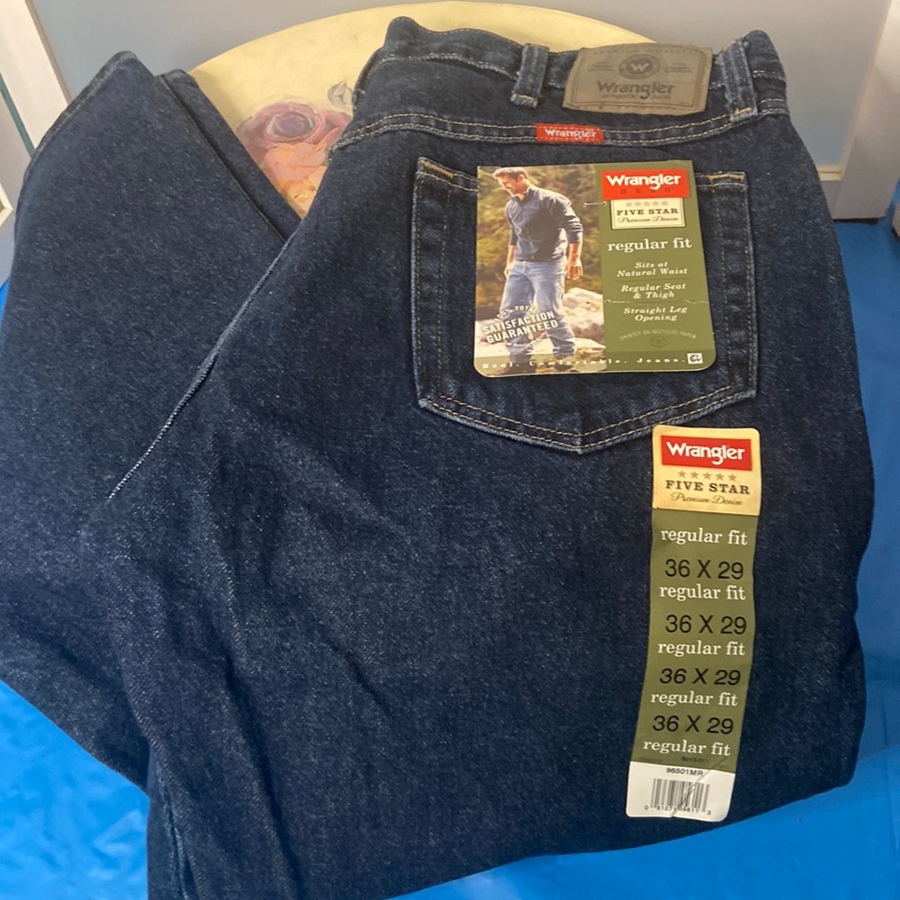 NWT Wrangler Hero, regular fit jeans 36x29